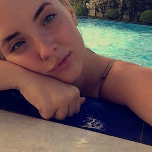 Meet your Posher, Celeste